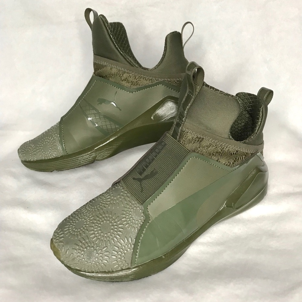 Puma Sneakers